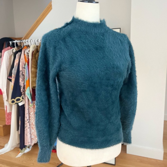 Banana Republic fuzzy green sweater - Picture 9 of 11